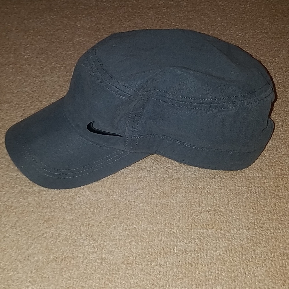 Women's Nike golf hat, military style